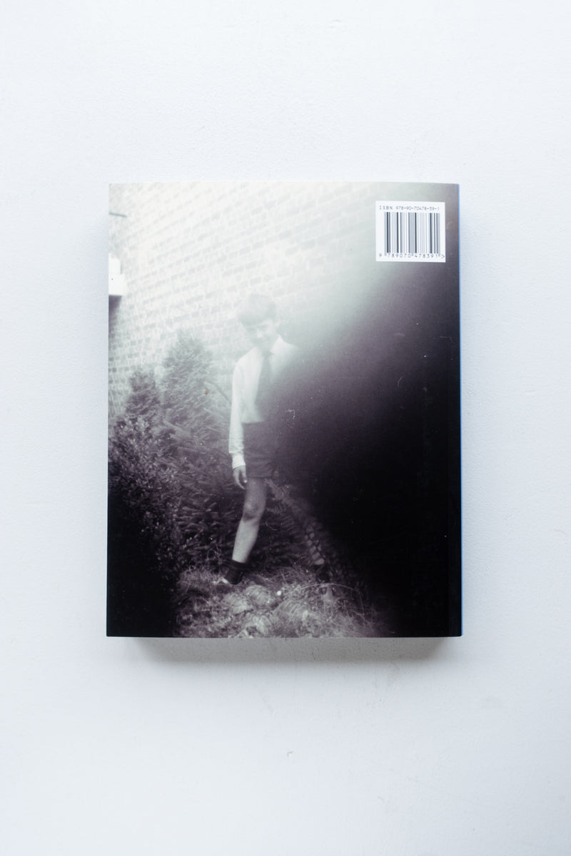 signed) In Almost Every Picture #13 / Erik Kessels - Utrecht