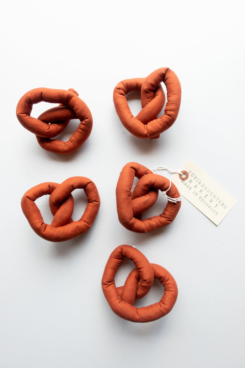 5 MINI SOFT PRETZELS / Yuki Matsuo