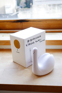 Ridiculous Stress Swan-Thing / David Shrigley