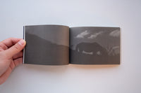 くらやみに、馬といる / 河田桟